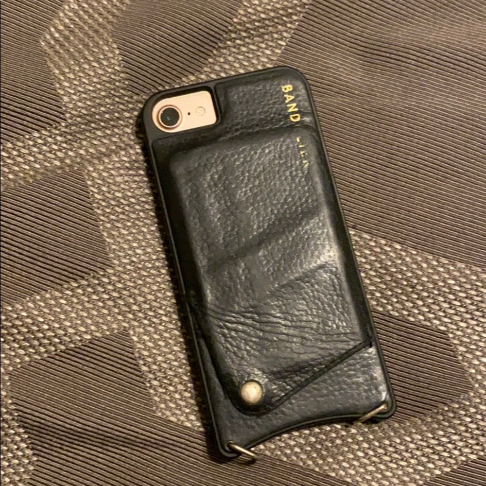 Bandolier style iPhone 7 case
